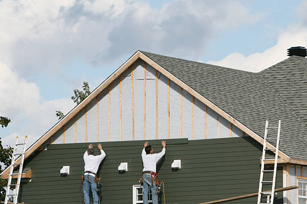 Professional Siding Repair technician working in Bellefontaine, OH